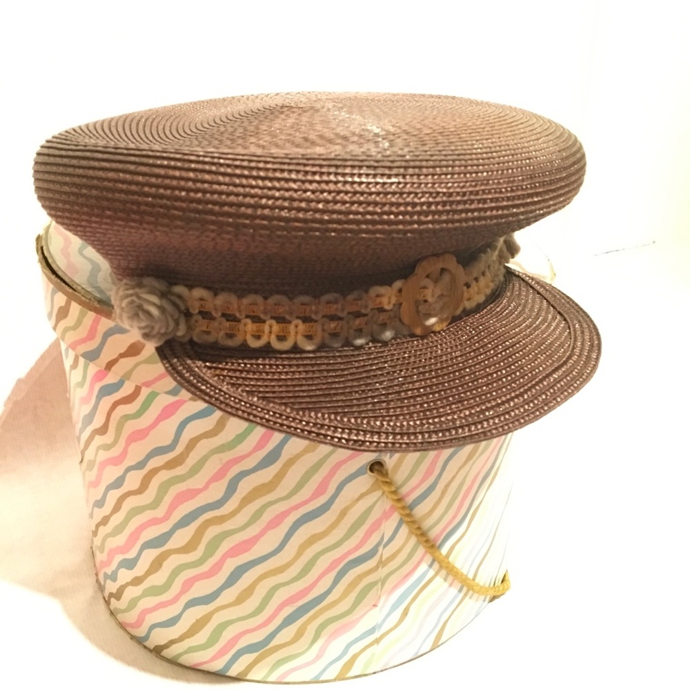 Skipper cap .